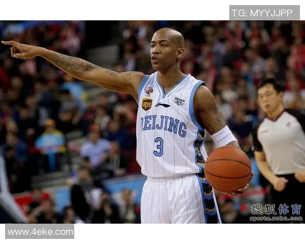 成都网球队以71分领跑冠军赛积分榜展现强劲实力和团队合作精神